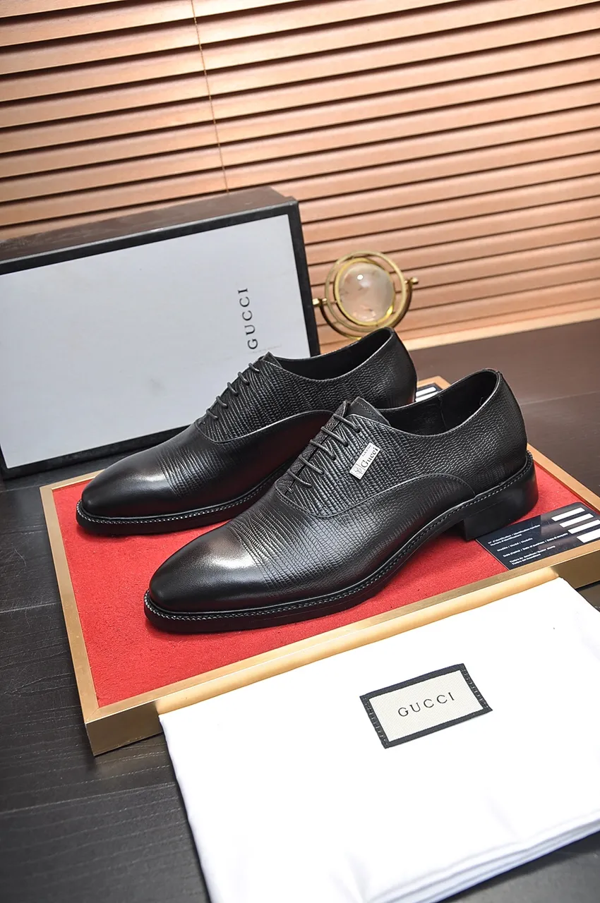 Men's shoes💰460💶Italy's top luxury men's shoes giant [GUCCI Gucci] has a new model 🍃Original European style🔰 Pleasant to the eye😍In order to make the shoes more durable and non-deformable🌀The production continues to follow traditional methods but there is still no lack of innovation💪The original cowhide is chosen for the leather♻️ Smooth, natural and exceptionally bright⭐Made of imported cowhide, the first choice of the rich 38-45 (45 customized)
